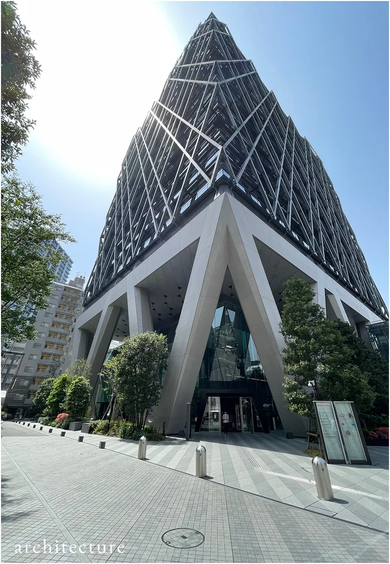 近未来的なデザインの高層ビルの画像